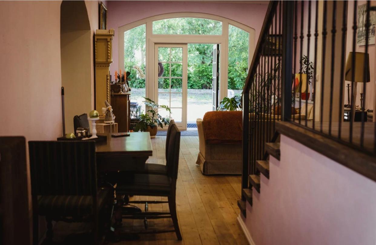 ルブベク・シロンスキ Lawendowa Stajnia Bed & Breakfast エクステリア 写真