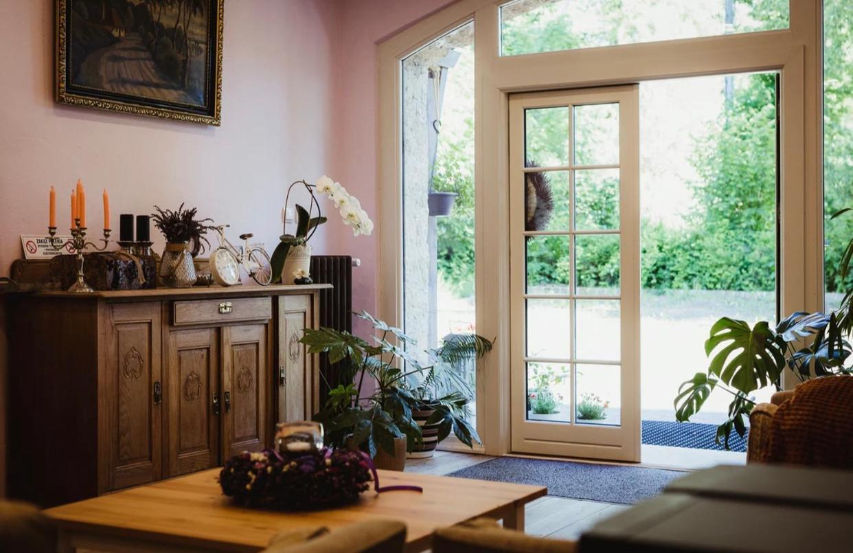 ルブベク・シロンスキ Lawendowa Stajnia Bed & Breakfast エクステリア 写真